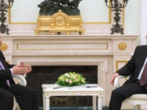 عباس يبحث مع بوتين عقد مؤتمر دولي للتسوية
