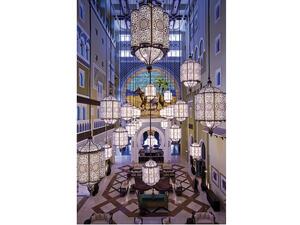 منتجعات وفنادق موفنبيك