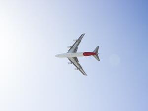 إرشادات أمريكية لشركات الطيران بتوخي الحذر أثناء التحليق في الأجواء الإيرانية
