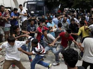 لقي عشرون شخصا مصرعهم في مقام صوفي شرق باكستان طعنا بالسكاكين وضربا بالعصي