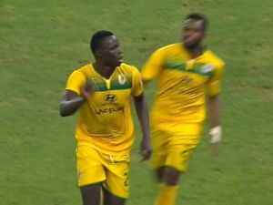 بوبا يحتفل بهدفه