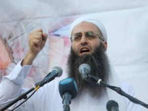 كاتب لبناني يقارن بين زفة "الأسير" وتجاهل خلية حزب الله بالكويت - أرشيف