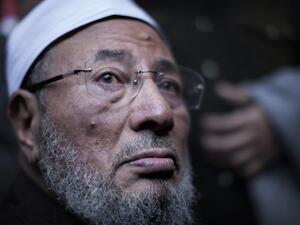 القرضاوي يبلغ من العمر 90 عاما وحكم عليه بالإعدام غيابيا في عهد عبد الفتاح السيسي - أرشيف