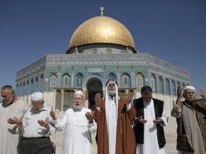 Gazans praying at Al-Aqsa mosque. (AFP/File)