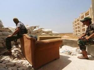 مقاتلان من جبهة النصرة في حلب
