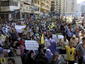 ارشيف/ تظاهرة لانصار الاخوان في الاسكندرية
