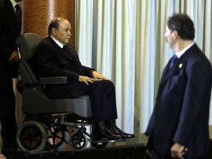 الجزائر: بوتفليقة بخير.. بعد أنباء فرنسية عن وفاته
