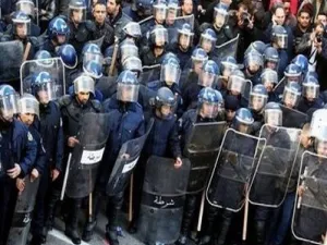 انتشرت قوات الشرطة بشكل مكثف منذ الساعات الأولى للصباح