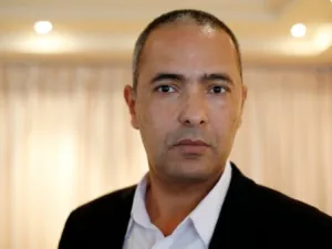 كاتب جزائري يربح قضية ضد امام طلب اعدامه بتهمة الكفر
