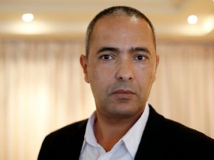 كاتب جزائري يربح قضية ضد امام طلب اعدامه بتهمة الكفر
