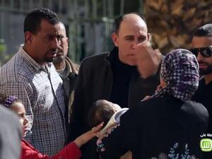 الصدمة 2 | المصريون يمنعون سيدة من ترك طفلها بالشارع