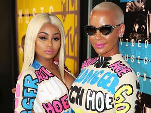 بلاك شاينا وآمبر روز