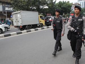 مقتل شرطي و 4 مسلحين بهجوم على مركز للشرطة في اندونيسيا