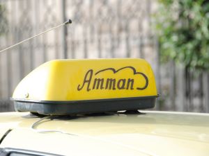 احالة سائق تاكسي اردني تهجم على مواطنة سعودية الى القضاء