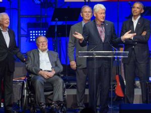 تسببت العواصف في أضرار جسيمة بولايتي تكساس وفلوريدا والجزر الأمريكية 
