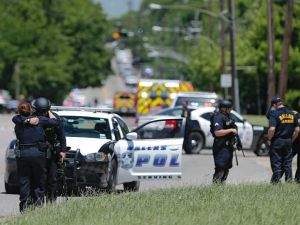 لم تكشف السلطات عن هوية مطلق النار ولا القتيل 