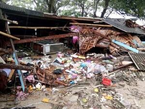 ارتفاع حصيلة ضحايا أمواج مد عاتية في إندونيسيا إلى 62 قتيلا