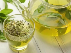 منقوع اليانسون مثالي أيضاً لإزالة المكياج (shutterstock.com)