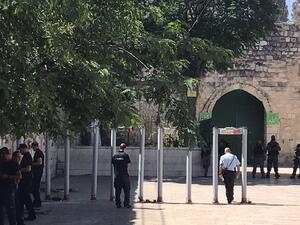 قناة إسرائيلية: الشرطة ستزيل البوابات الإلكترونية في "الأقصى"
