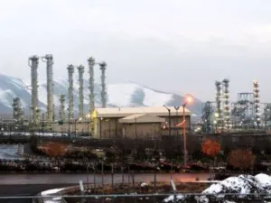 ايران تزيل قلب مفاعل "أراك" النووي وتملأه بالاسمنت