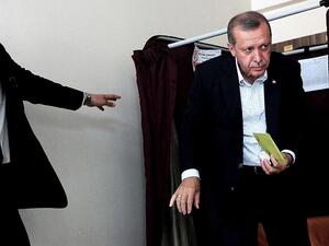 الأتراك يتوجهون إلى صناديق الإقتراع في اختبار كبير لاردوغان
