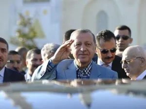 إردوغان يؤكد دعمه لمادورو بعد "الاعتداء" الذي استهدفه