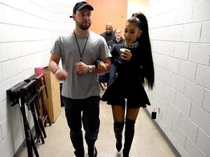 بالصور والفيديو .. شاهد لحظة التفجير الإرهابي في حفل أريانا غراندي
