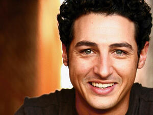 Palestinian-American comedian Aron Kader is set to perform in Africa next month. (Clawang.cf)