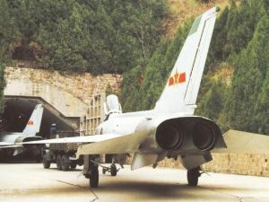 أسلحة أمريكية في كهوف سرية بأوروبا.. لماذا ؟