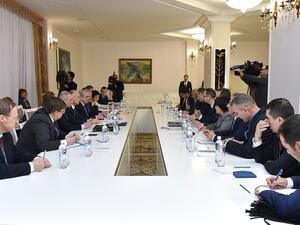 فرنسا تتهم الحكومة السورية بعرقلة محادثات السلام
