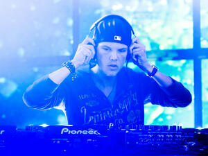 الدي جاي الراحل "أفيتشي"