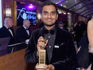 عززي أنصاري (babe.net)