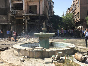 قصف على دمشق 