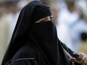 ام تنحر طفلتها