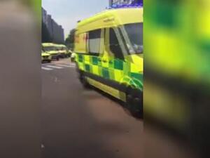  رجلا أطلق الرصاص على رجلي شرطة حوالي الساعة العاشرة والنصف صباحا 