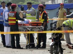 مقتل ستة أشخاص بتفجير انتحاري في مدينة لاهور الباكستانية