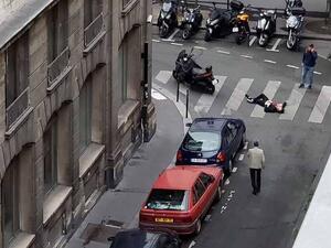 أشاد وزير الداخلية جيرار كولومب على تويتر باستجابة الشرطة التي "سيطرت" على المعتدي  
