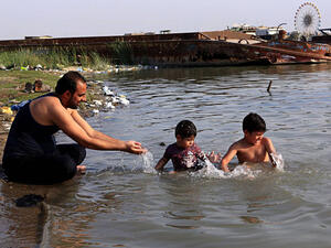 العراق يبدأ تصدير النفط عبر ناقلاته البحرية لأول مرة منذ 27 عاما
