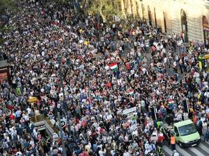People protest against Hungarian Prime Minister Viktor Orban's re-election in Budapest, Hungary (AFP/File Photo)	