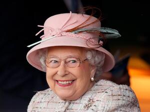 الملكة إليزابيث