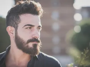 الاعتناء بهكذا نوع من اللحى يتطلب وقتاً ومجهوداً مهولين (shutterstock.com)
