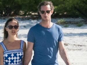 بيبا ميدلتون تخالف البروتكول الملكي وترتدي البكيني في شهر العسل! ‎‎
