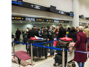 لحظة وقوع اشتباك بين الجمارك وجهاز أمن في مطار الحريري