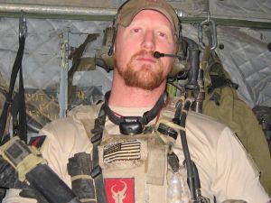 روب أونيل الجندي الأمريكي الذي ادعى أنه أطلق الرصاصة على جبهة بن لادن - أرشيف