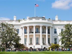 اعتقال شخص حاول التسلل إلى البيت الأبيض بحقيبة ظهر