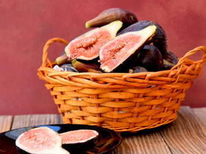 التين الأسود يمد الجسم بالطاقة والحيويّة ويساعد على حفظ توازن الجسم
