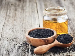 من فوائد عسل حبة البركة للأطفال إمداد الجسم بالطاقة
