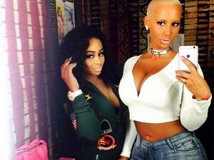 بلاك شاينا وامبر روز