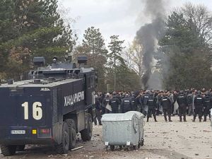 اصابة 26 شخصا خلال الصدامات في أكبر مخيم للمهاجرين في بلغاريا