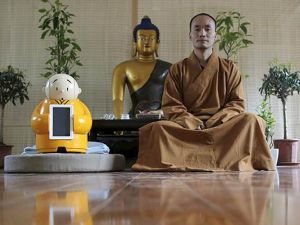 "الروبوت الراهب".. آخر صيحات البوذيين لجذب المزيد من الأتباع